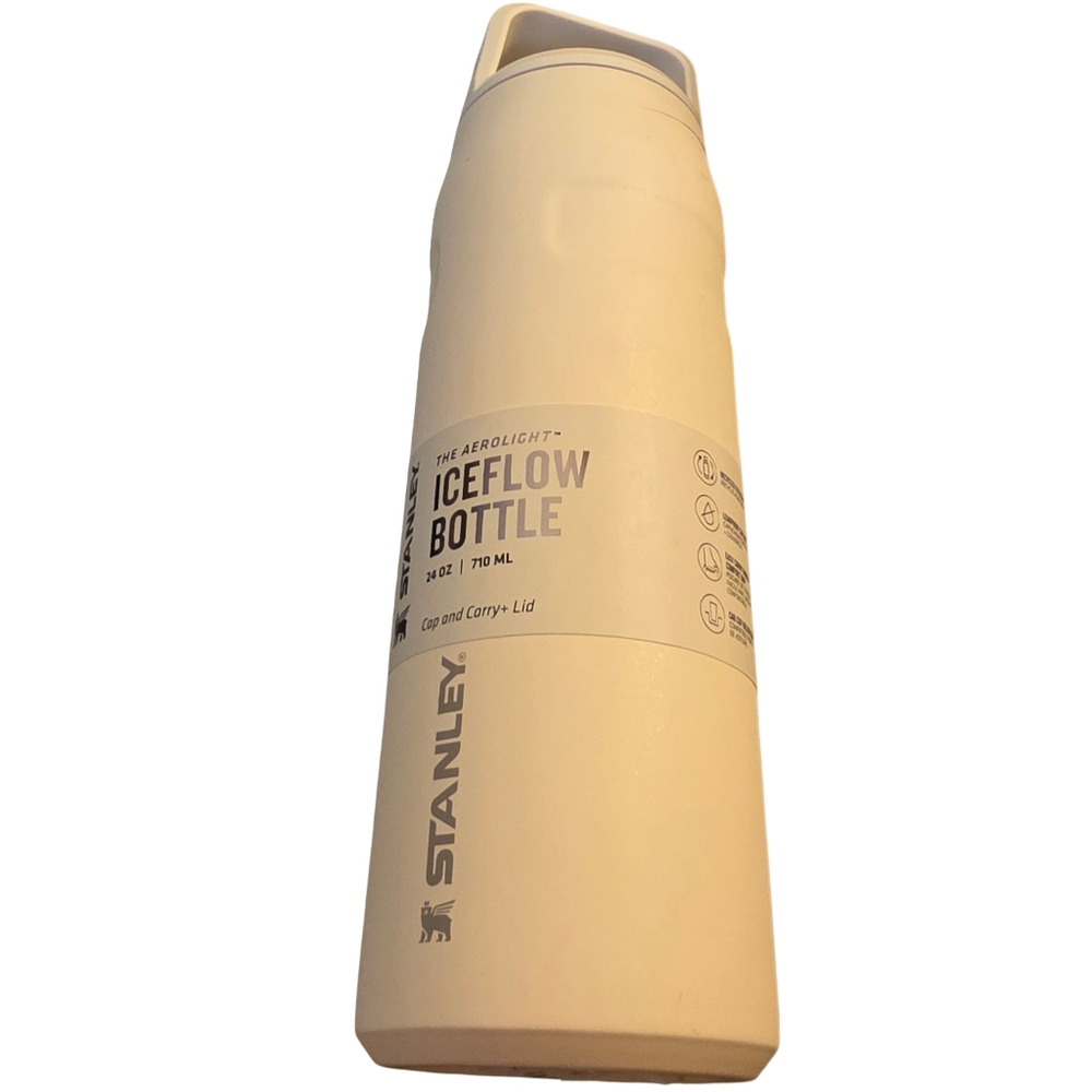 Stanley IceFlow Bottle w Fast Flow Lid 24oz Cap & Carry Cream Glimmer NEW